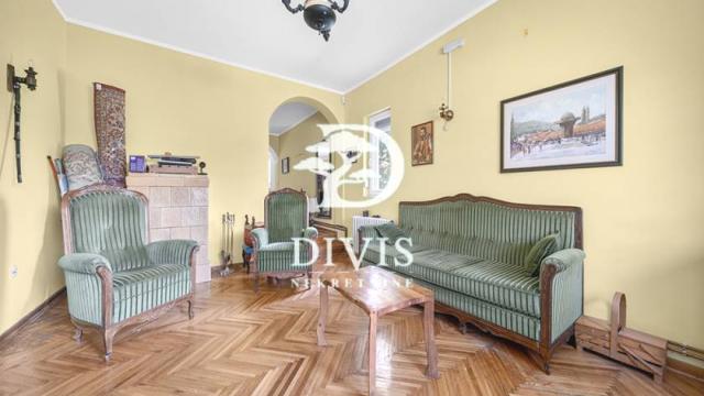 Kuća, Petosoban i veći, Prodaja, 320m2, Beogradska