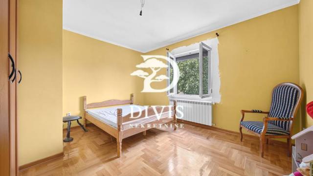 Kuća, Petosoban i veći, Prodaja, 320m2, Beogradska