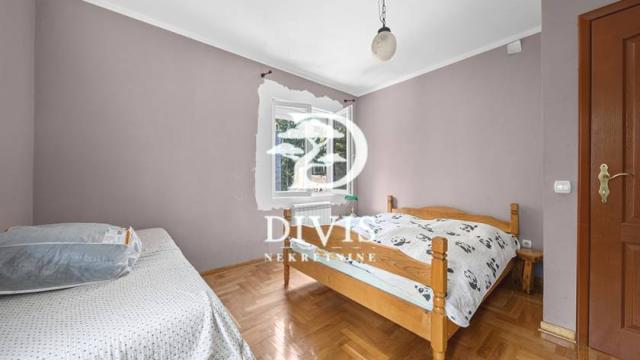 Kuća, Petosoban i veći, Prodaja, 320m2, Beogradska