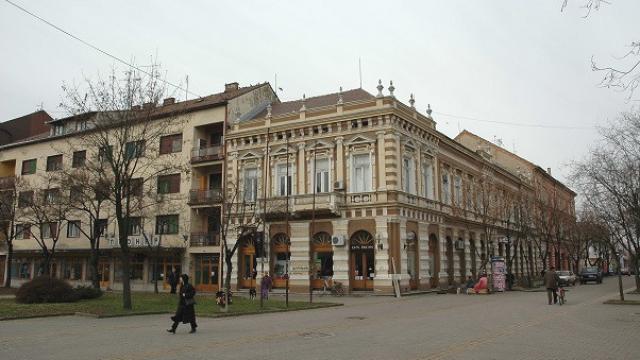 Stan, četvorosoban, Izdavanje, 120m2, Gradski trg