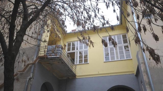 Stan, četvorosoban, Izdavanje, 120m2, Gradski trg