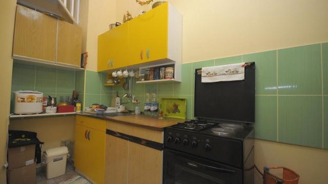 Stan, četvorosoban, Izdavanje, 120m2, Gradski trg