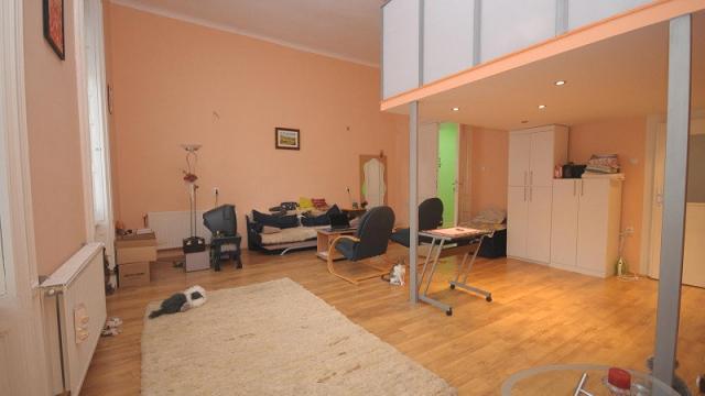 Stan, četvorosoban, Izdavanje, 120m2, Gradski trg
