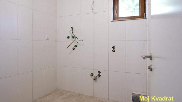 Poslovni prostor, Izdavanje, 160m2, Kalvarija, Zemun, Grmečka