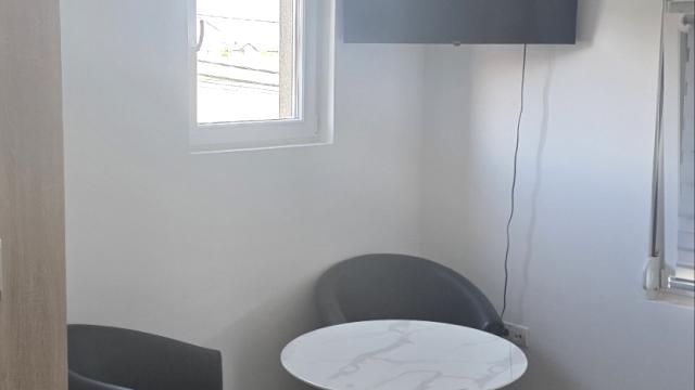 Stan, Petosoban i veći, Izdavanje, 170m2, Ledine, Novi Beograd, Valtroviceva 9A