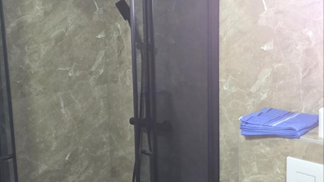 Stan, Petosoban i veći, Izdavanje, 170m2, Ledine, Novi Beograd, Valtroviceva 9A