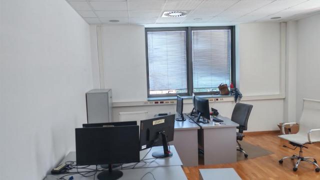 Poslovni prostor, Izdavanje, 330m2, Bežanijska kosa 1, Novi Beograd, Partizanske avijacije