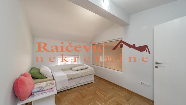 Stan, Trosoban, Prodaja, 84m2, Gornji grad, Zemun, Dragana Rakica