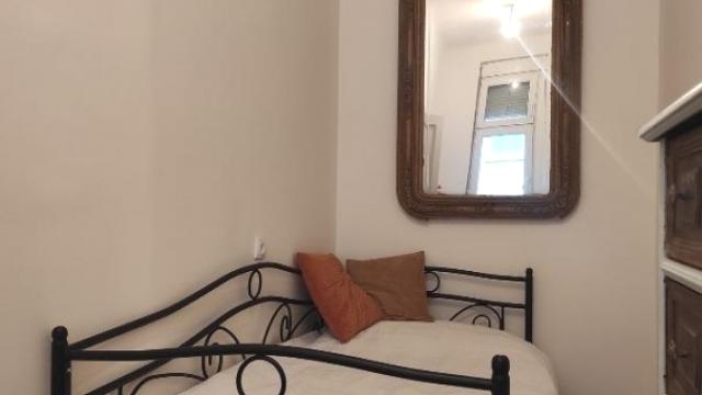 Stan, Jednoiposoban, Izdavanje, 30m2, Hram svetog Save, Vračar, Sokolska