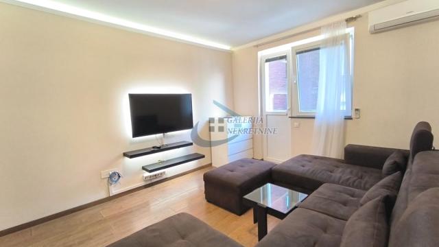 Stan, Trosoban, Prodaja, 65m2, Gundulićev venac, Stari grad, Šantićeva