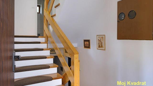 Poslovni prostor, Izdavanje, 160m2, Kalvarija, Zemun, Grmečka