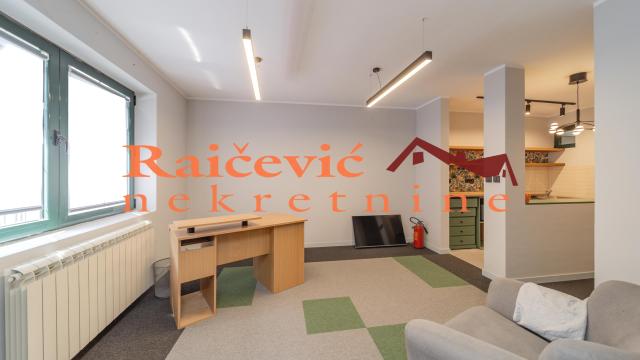 Poslovni prostor, Izdavanje, 152m2, Voždovac, Vojvode Stepe