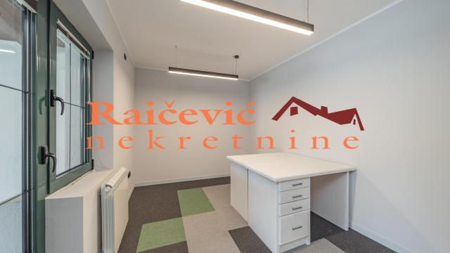 Poslovni prostor, Izdavanje, 152m2, Voždovac, Vojvode Stepe