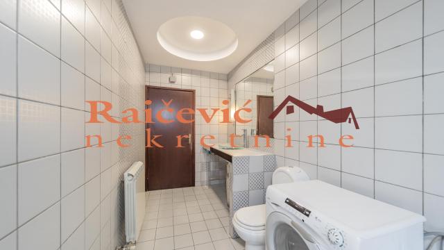 Poslovni prostor, četvorosoban, Izdavanje, 90m2, Lekino brdo, Voždovac, Mijacka