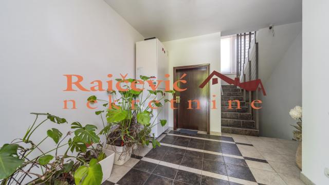 Poslovni prostor, četvorosoban, Izdavanje, 90m2, Lekino brdo, Voždovac, Mijacka