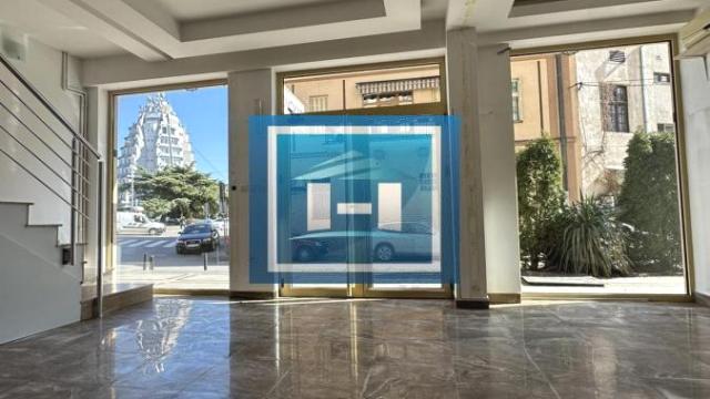Poslovni prostor, Izdavanje, 85m2, Centar, Gradska lokacija, Paraćin