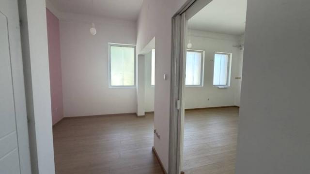 Poslovni prostor, Jednosoban, Izdavanje, 40m2, Maksima Gorkog