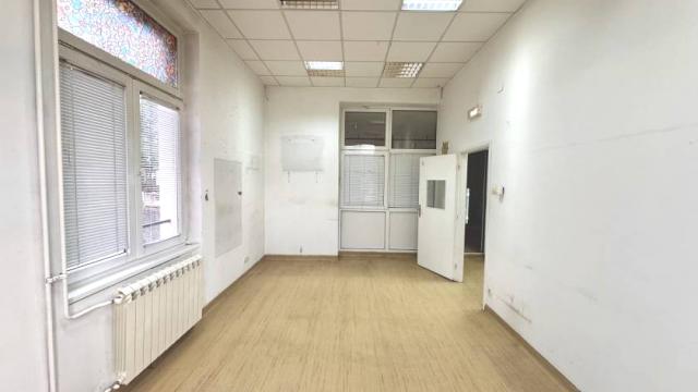 Poslovni prostor, Petosoban i veći, Izdavanje, 150m2, Bulevar JNA