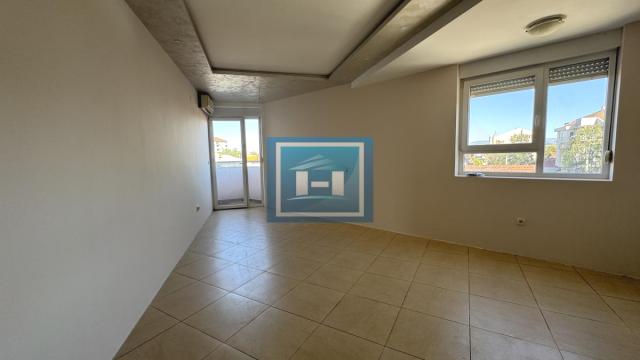 Stan, Trosoban, Prodaja, 70m2, Centar, Gradska lokacija, Ćuprija