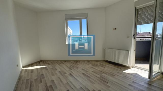 Stan, Trosoban, Prodaja, 70m2, Centar, Gradska lokacija, Ćuprija
