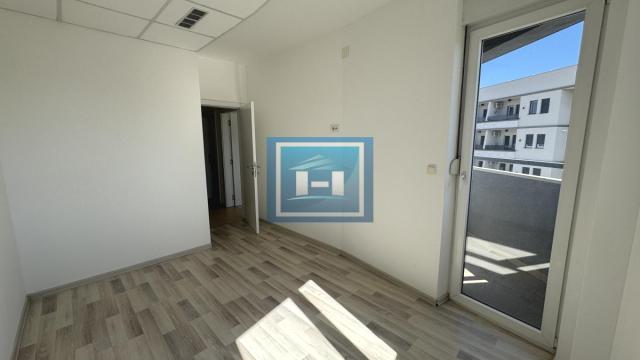 Stan, Trosoban, Prodaja, 70m2, Centar, Gradska lokacija, Ćuprija