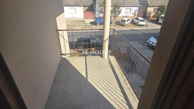 Kuća, Trosoban, Prodaja, 72m2, Širi centar, Gradska lokacija, Apatin