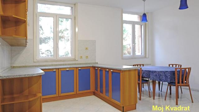 Stan, četvorosoban, Prodaja, 163m2, FON - Bilećka, Voždovac, Bulevar oslobođenja