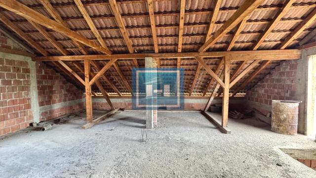 Kuća, četvoroiposoban, Prodaja, 184m2, Ćuprija