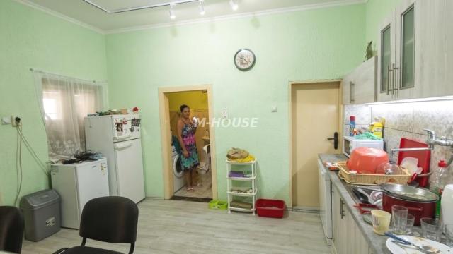 Kuća, četvorosoban, Prodaja, 200m2, Logor, Gradska lokacija, Sombor