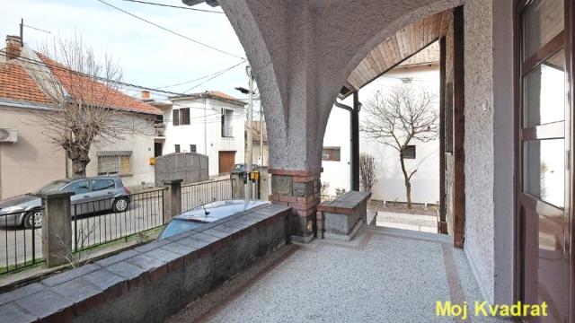 Stan, četvorosoban, Prodaja, 77m2, Dušanovac, Voždovac, Krivolačka