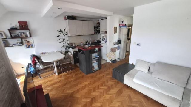 Stan, Jednoiposoban, Prodaja, 37m2, Kalvarija, Zemun, Dr Milivoja Babića