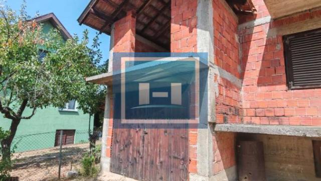 Kuća, četvorosoban, Prodaja, 228m2, Karadjordjevo brdo, Gradska lokacija, Paraćin
