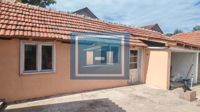 Kuća, Trosoban, Prodaja, 72m2, Žabare, Gradska lokacija, Paraćin