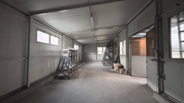 Poslovni prostor, Petosoban i veći, Izdavanje, 360m2, Ugrinovačka