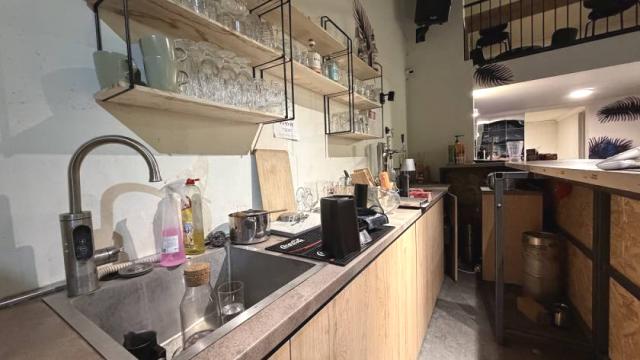 Poslovni prostor, Trosoban, Izdavanje, 60m2, Beogradska