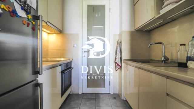 Stan, Dvosoban, Prodaja, 60m2, Bulevar Crvene Armije