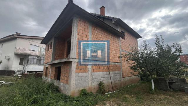 Kuća, četvorosoban, Prodaja, 200m2, Centar, Gradska lokacija, Ćuprija