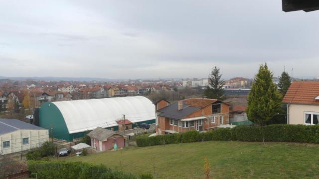 Kuća, Izdavanje, 200m2, Aqua park, Gradska lokacija, Jagodina