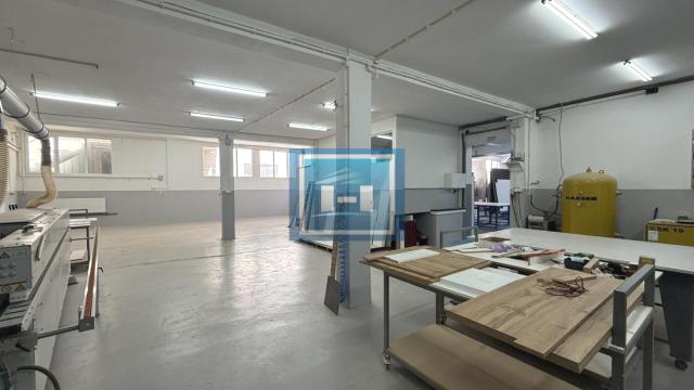 Poslovni prostor, Izdavanje, 194m2, Industrijska zona, Gradska lokacija, Jagodina