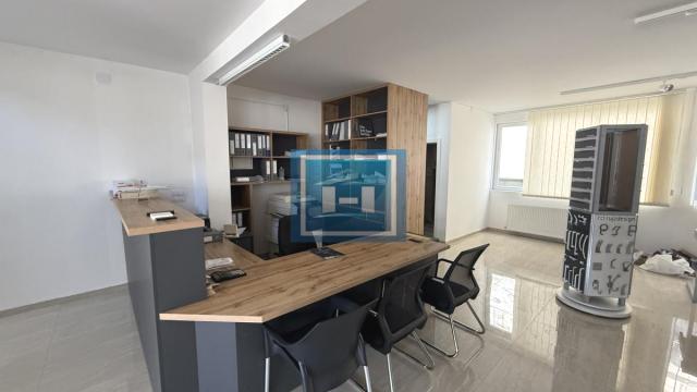 Poslovni prostor, Izdavanje, 194m2, Industrijska zona, Gradska lokacija, Jagodina
