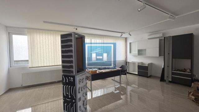 Poslovni prostor, Izdavanje, 194m2, Industrijska zona, Gradska lokacija, Jagodina