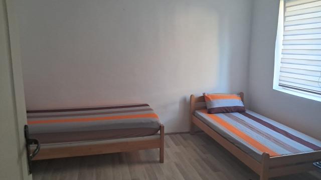 Kuća, Jednosoban, Izdavanje, 25m2, Zemun, Visočka 19