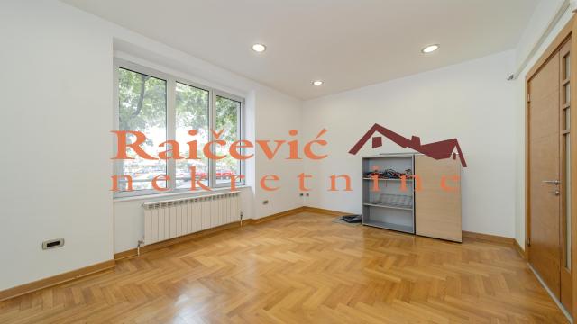 Poslovni prostor, Izdavanje, 1040m2, Centar, Palilula, Poenkareova