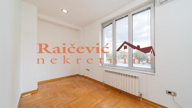 Poslovni prostor, Izdavanje, 1040m2, Centar, Palilula, Poenkareova