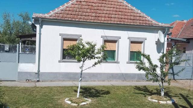 Kuća, Petosoban, Prodaja, 112m2, Banatska Dubica, Okolno mesto, Marsala Tita 21