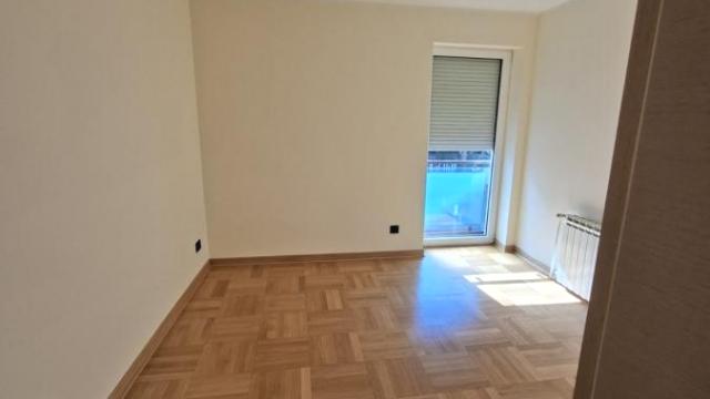 Stan, četvoroiposoban, Prodaja, 123m2, Voždovačka crkva, Voždovac, Nikole Đurkovića