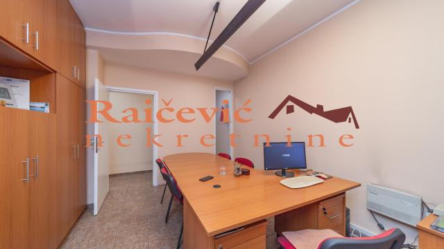 Poslovni prostor, Trosoban, Prodaja, 138m2, Banovo brdo, Čukarica, Pozeska