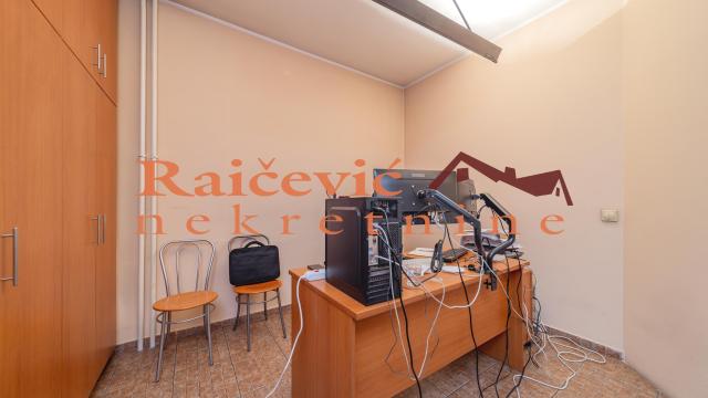 Poslovni prostor, Trosoban, Prodaja, 138m2, Banovo brdo, Čukarica, Pozeska