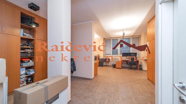 Poslovni prostor, Trosoban, Prodaja, 138m2, Banovo brdo, Čukarica, Pozeska