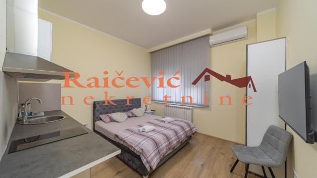 Stan, Prodaja, 211m2, Ekonomski fakultet, Savski venac, Karadjordjeva